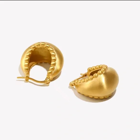 Basket Matte Golden Hoop Earrings 18 K Gold Stainless Steel - Picture 8 of 11